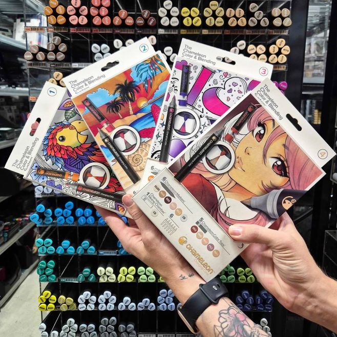 UKONČENO 🎉 SOUTĚŽ o tuto sadu stínovacích fixů Chameleon dle vlastního výběru.🦎✨ Budeme losovat 2 výherce a každý si...